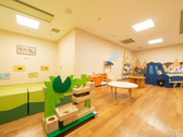 【キッズルーム】知育玩具や絵本が充実のキッズルーム！授乳室やおむつ交換台も併設しています。