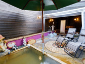 源泉かけ流しの温泉も各お部屋に設置。専用温泉を存分にお楽しみください