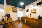 共有のキッチンスペースには調理器具や食器などもご用意しています