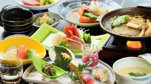 三陸の魚介をメインに旬の素材を生かした「三陸宝来会席」一例