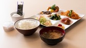朝食(定食) / Breakfast(Japanese set meal)