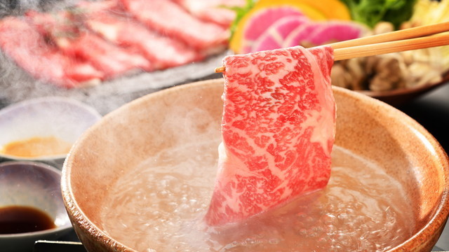 ■特選牛のしゃぶしゃぶ イメージ■料理長厳選のブランド牛。さっと出汁に潜らせ、肉本来の旨味を堪能