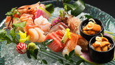 ■料理イメージ■料理長自らが食材を吟味。豊洲から直送される新鮮な旬魚はお造りで。