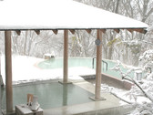 露天風呂｜天候によっては雪見露天がご覧いただけます