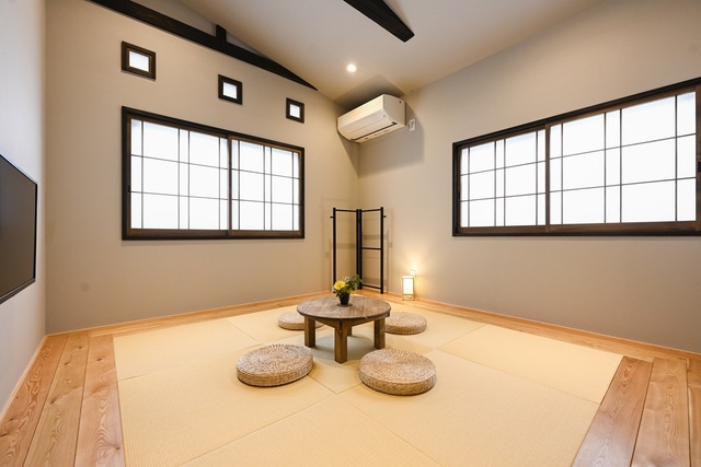 「桔(ききょう)」は古民家調に仕上げた1名様、2名様向けのコンパクトなお部屋です。