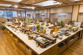 ＜夕食＞バイキング会場