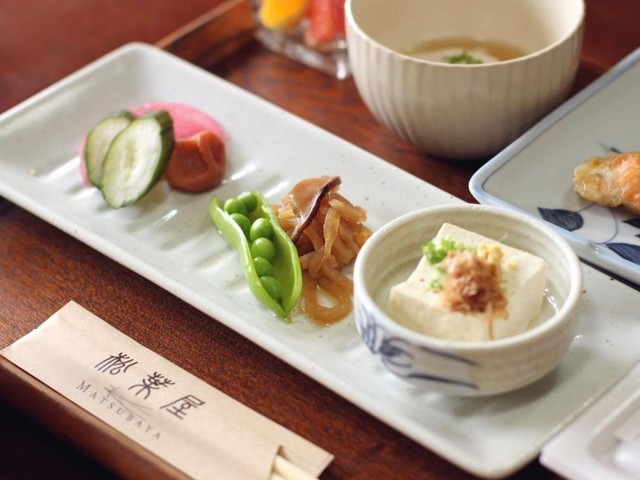 朝食