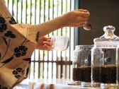 【ウェルカムお茶バー】静岡ならではの体験で、くつろぎのひととき（一例）
