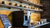ラウンジではお好きな時間にコーヒーをどうぞ