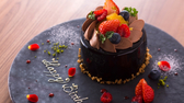 竹炭ショコラのチョコレートケーキ（イメージ）