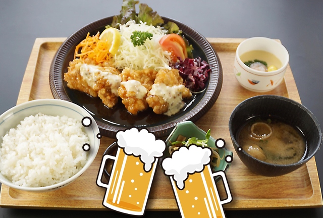 選べる定食メニュー＋生ビール半額券付き（画像はチキン南蛮）