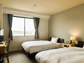 幅１２０㎝のセミダブルベッドが２台のお部屋です。