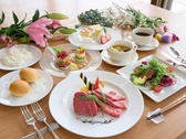 ・【夕食一例／土佐あかうしプレミアムステーキコース】彩り豊かな前菜とともに極上和牛をご堪能ください