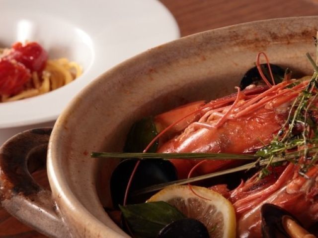 港で揚がる新鮮な魚介や五島牛を中心に使ったやさしい「島のイタリアンコース」をご満喫ください。