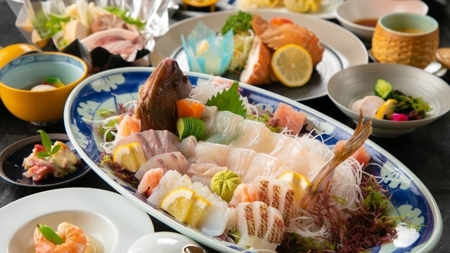 夕食一例(活き造りプラン)