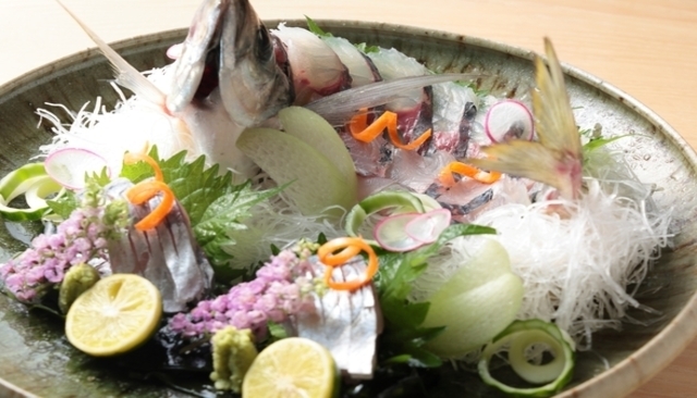 関あじ