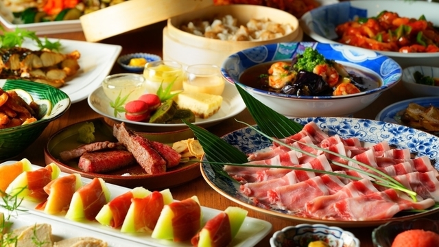 ビュッフェ　夕食一例