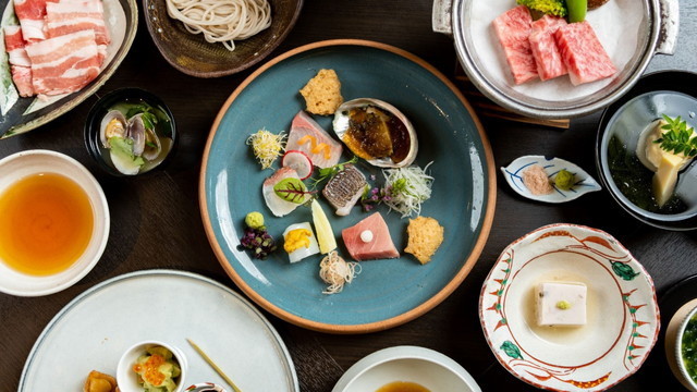 【麗会席イメージ】その日ごとに異なる食材で、一期一会の「一皿」に出逢えます。