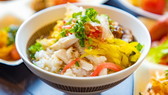 【朝食（鶏飯）】鶏の旨味がたっぷり♪ほっこりとした気分になる鹿児島の味。