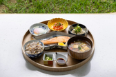【Breakfast】沖縄ならではの素材を活かした和朝食は、滋味深くやさしい味わい。